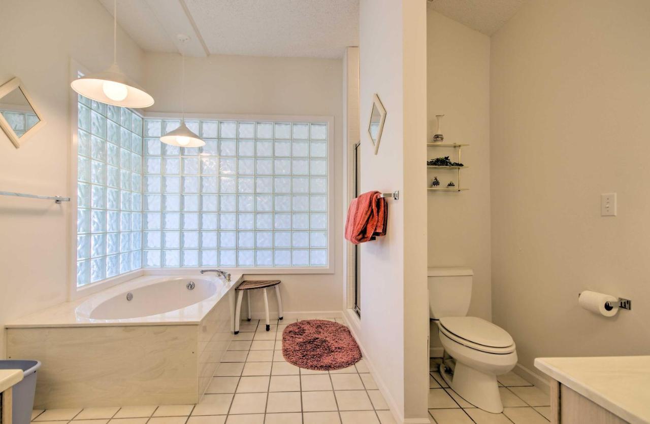 Bright Waterfront Condo With Resort Amenities! 레이크오자크 외부 사진